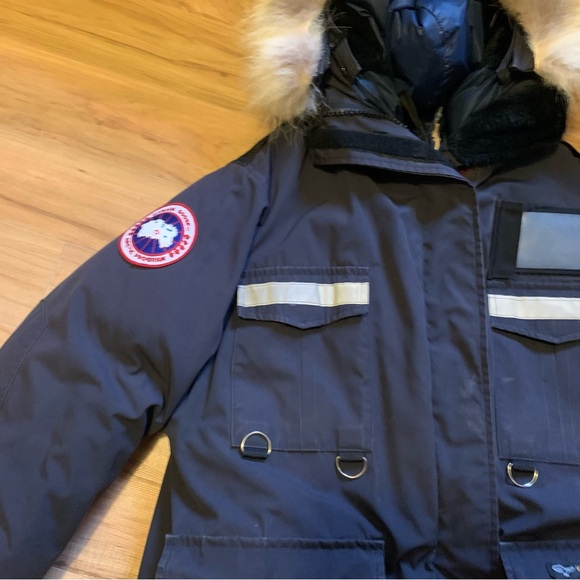 Canada Goose Resolute Parka - the most practical/functional, Canada Goose jacket - Picture 5 of 16